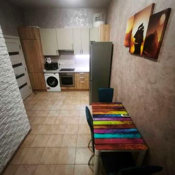 Павла Лі пров. (Московський), 2-Б