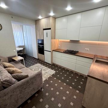 Набережна Перемоги вул., 62