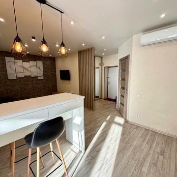 Набережна Перемоги вул., 44б