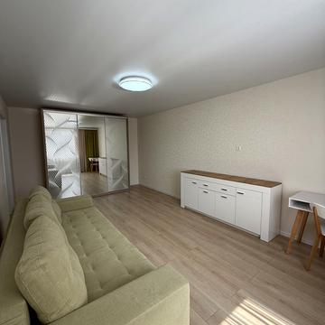 Чорнобрового вул. (Маршала Пересипкіна), 13