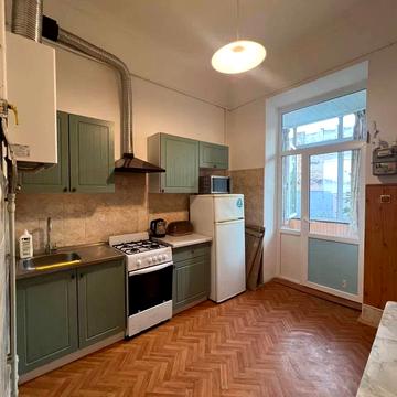 Джерельна вул., 41