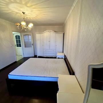 Олександра Кониського вул., 83/85