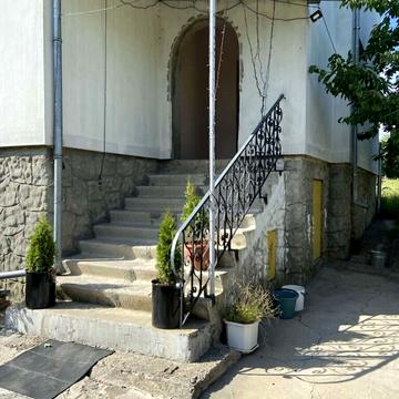 Молодіжний пров., 14