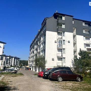 Львівська вул., 27