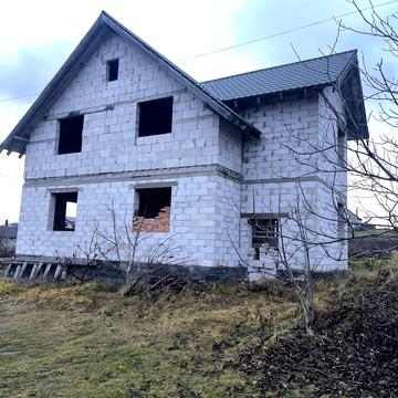 Квітнева, 69