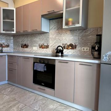 Воскресенська вул., 16-Б