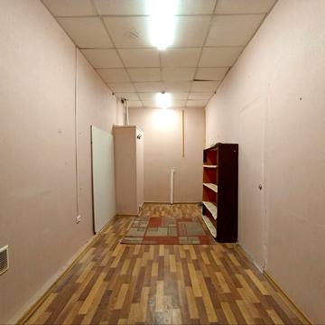 Героїв Майдану вул. (Театральна), 10