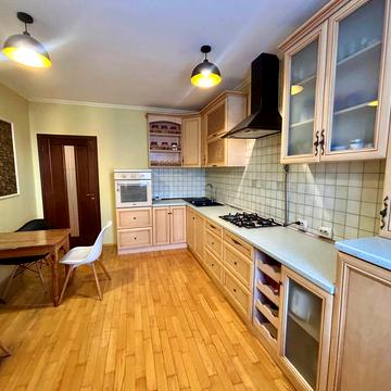 Кравчука вул., 46д