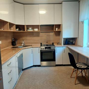 Романа Шухевича вул. (Курчатова), 1-Д