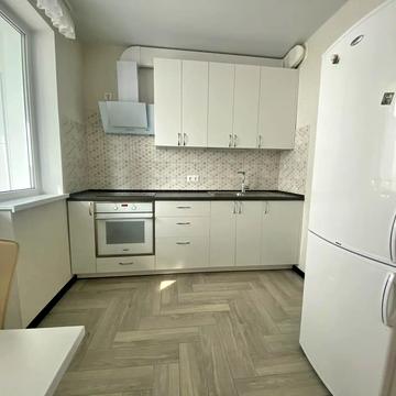 Миколи Руденка бульв. (Кольцова), 8 BOX