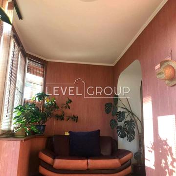 Миколи Садовського вул., 12