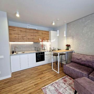 Тадея Рильського бульв., (Будинок 228)