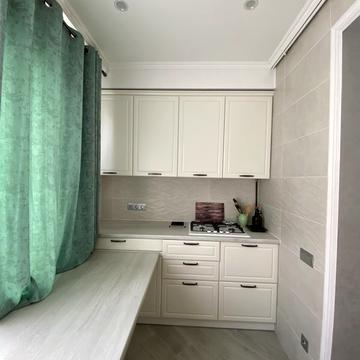 Будівельників вул., 3