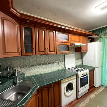 Прибузька вул., 44