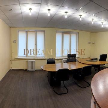 Трьохсвятительська вул., 4