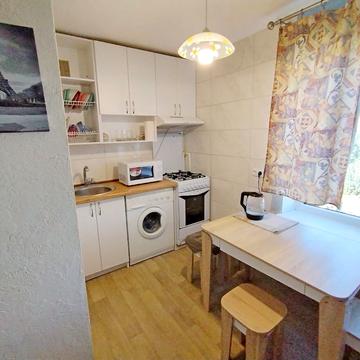 Лесі Українки бульв., 3