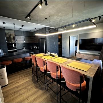 Зарічна вул., 2 к1