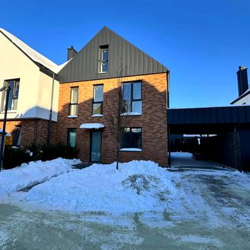 Михайла Грушевського вул., 27