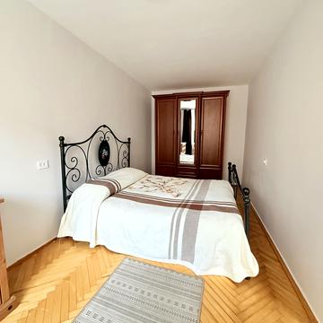 Вячеслава Чорновола просп. (), 47