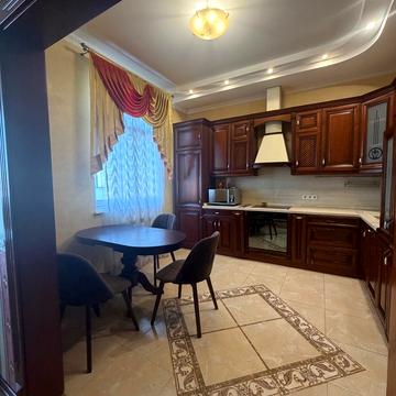 Микільсько-Слобідська вул., 1-А