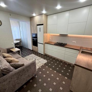 Набережна Перемоги вул., 62