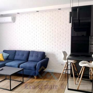 Вячеслава Чорновола просп. (), 16є