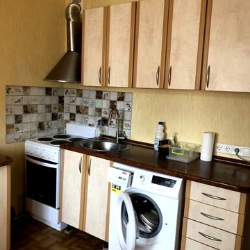 Новаторів вул., 22-В