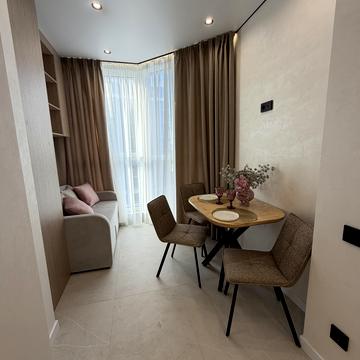 Яблунева вул., (вул. Радісна, 6)