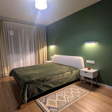 Угорська вул., 12