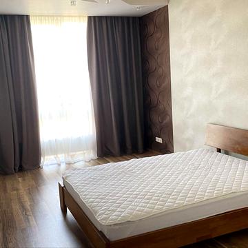 Анатолія Петрицького вул., 13