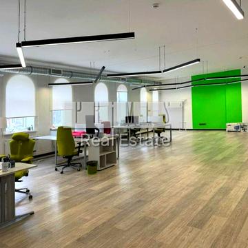 Нижній Вал вул., 24