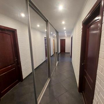 Довженка вул., 24