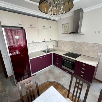 Валерія Лобановського просп. (Червонозоряний), 4-В