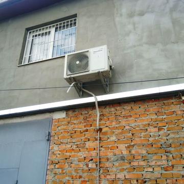 Карпенка-Карого вул., 2