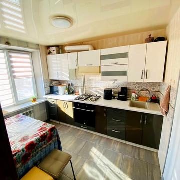 Бориса Мозолевського вул. (Корнійчука), 6