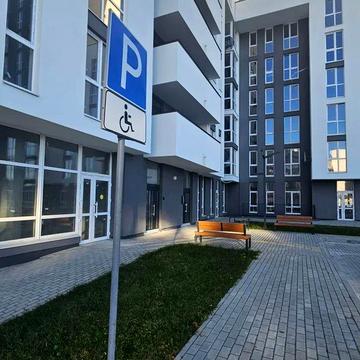 Володимира Великого вул. (Артема), 10