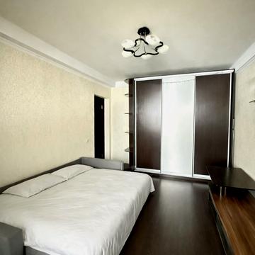 Оболонський просп., 16