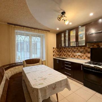 Миколаївська вул., 14