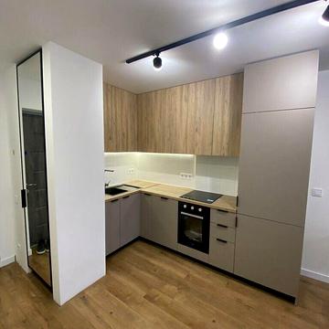 Володимира Великого вул. (Артема), 10