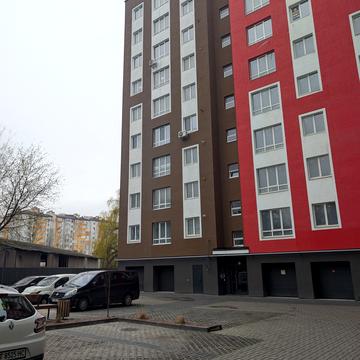 Богдана Хмельницького вул., (Будинок 1)