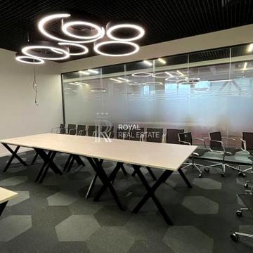 Лаврська вул. (Січневого Повстання), 16