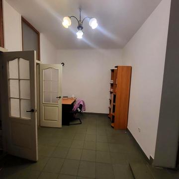 Зелена вул., 46