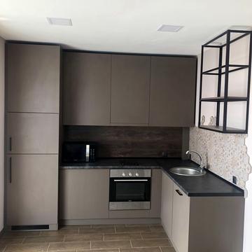 Андрія Мельника вул., (Будинок 7)