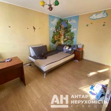 Острівська вул., 4