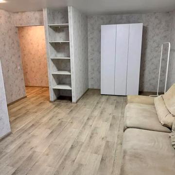 Університетський просп. (Гагаріна), 3