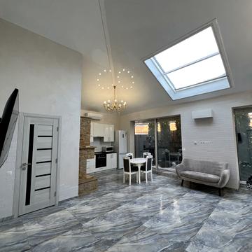 Подільська вул., 60