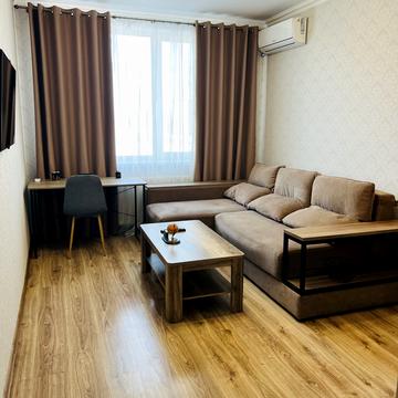 Європейського Союзу просп. (Правди), 45-А