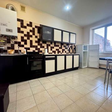 Академіка Філарета Колесси вул. (), 30