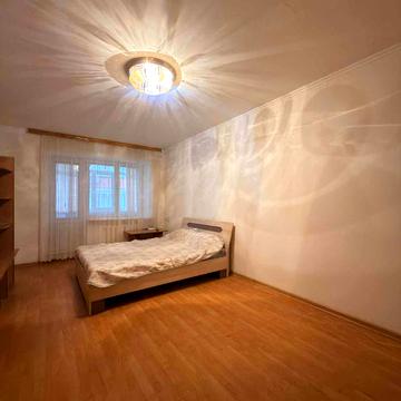 Захисників України вул. (1-го Травня), 6б