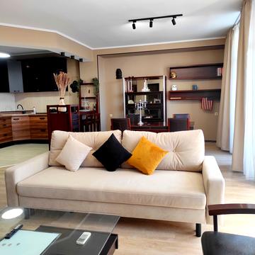 Тіниста вул., 9/12